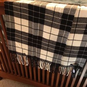 Scarf with touch of cashmere